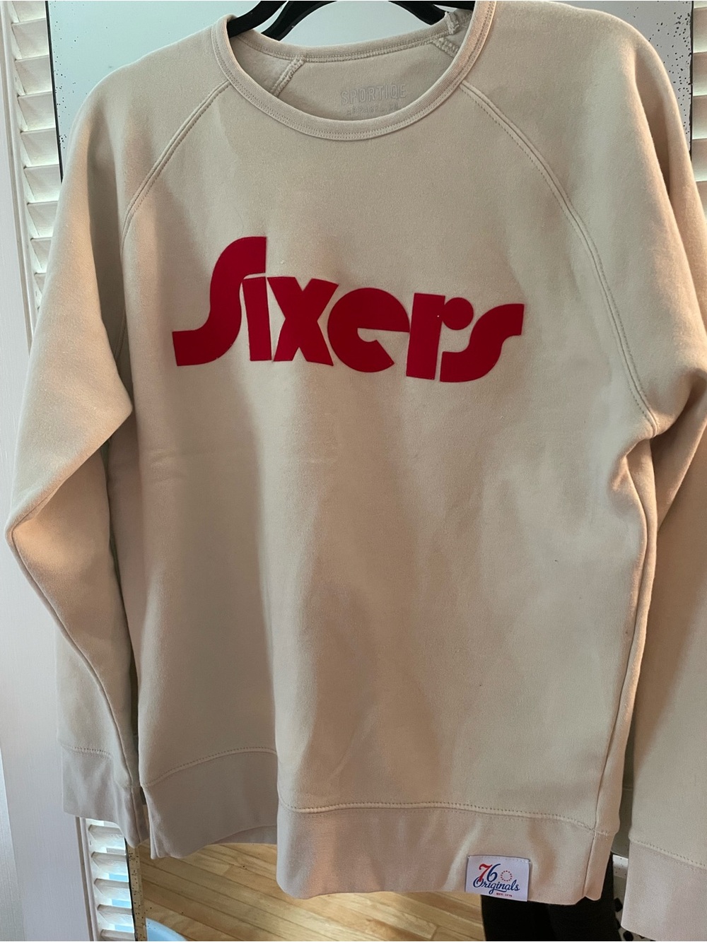 Sz M - Women’s Philadelphia 76ers Cream Crewneck Sweater